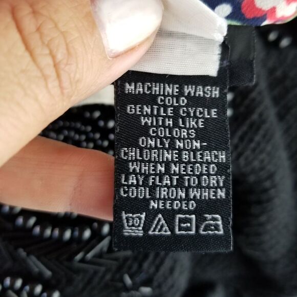 Torrid floral and polka dot short sleeve top - Picture 4 of 6